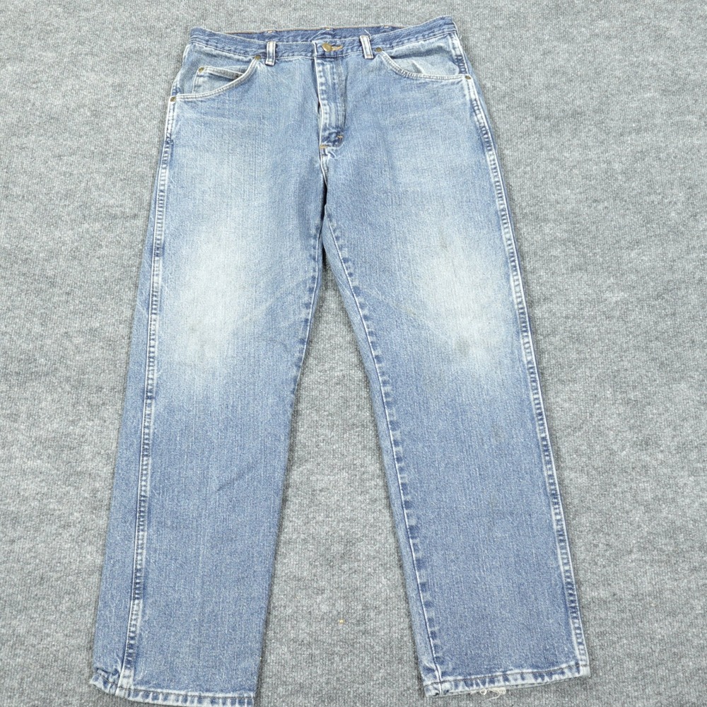 Wrangler Jeans Mens 36x30 Blue Rugged Wear Straight Leg Medium Wash Denim